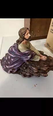 VINTAGE   JESUS STATUE Kneeling Around 8x8. • $24