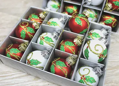 £9.99 • Buy Gisela Graham Christmas Red White Mini Glass Holly Bauble Ball Decoration Box/12