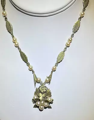 Vtg Miriam Haskell  Baroque Faux Pearl Leaf Pendant Necklace • $29.99