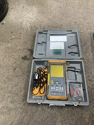 £125 • Buy Fluke 93 - 50Mhz Oscilloscope / Multimeter. Rechargable, Complete With Probes.