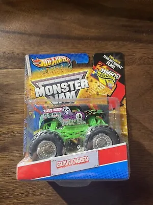 Hot Wheels Monster Jam GRAVE DIGGER Truck 1:64 WM Exclusive Team Flag 2013 • $14.99