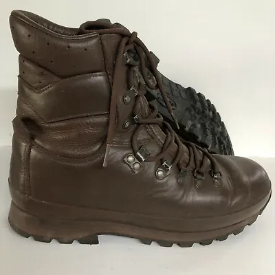 Boots 9 M  Altberg Defender High Liability Combat Genuine British Military Used • $63.15