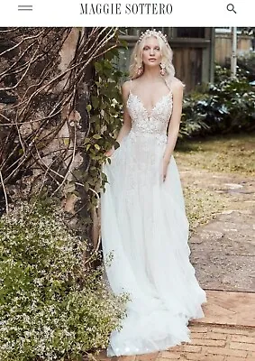 £359 • Buy  Roanne Rose Lace Wedding Dress By Maggie Sottero. Size 8