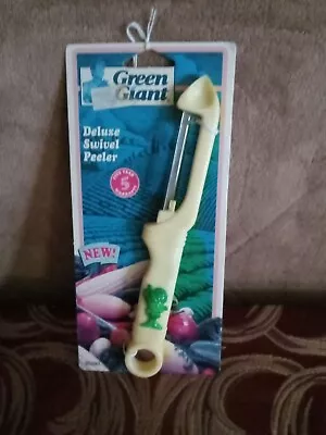 Vintage 7 3/4  Green Giant Deluxe Swivel Peeler Collectible Chef Grade.  • $22.87