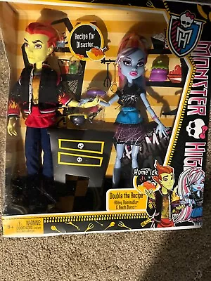 Monster High Home Ick ABBEY BOMINABLE AND HEATH BURNS • $75