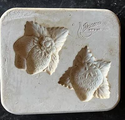 VINTAGE DUNCAN CERAMIC Cast Or Press MOLD #DM-30e Strawberries MAGNET HOLDERS • $13.75