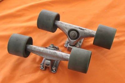 $45.99 • Buy Vintage Neil Carver Gullwing 50* Trucks W Green Z-Flex 76 Soft Wheels Skateboard