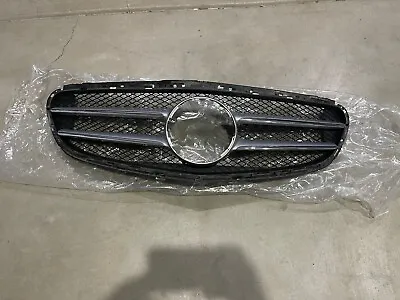 2014 - 2016 Mercedes Benz W212 E-Class Front Bumper Upper Grille Genuine Oem • $199.99