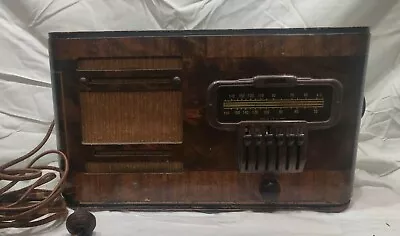 VINTAGE 1939 Montgomery Ward AIRLINE Wood Tabletop TUBE RADIO # 93BR-564A Works. • $200