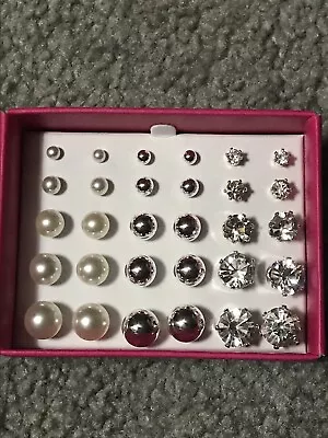 Avon Pearly Mega Stud Earring Pack (15 Pairs) • $14.99