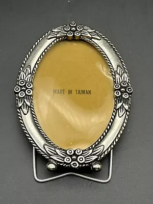 Vintage Pewter Oval Mini Picture Photo Frame Floral Detail Made In Taiwan • $10.99