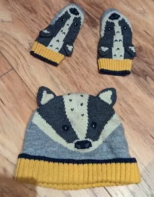 Boden Badger Hat And Mittens XS 2-4 Years • £6.99