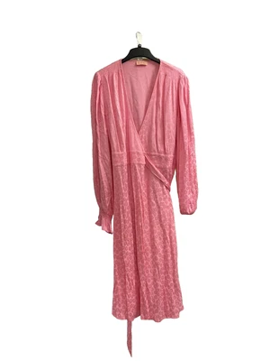 £0.99 • Buy Pink Jacquard Kitri Wrap Dress Size 16
