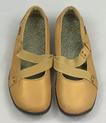 SKECHERS Slip On Flats Women Size 7.5 Camel Leather Elastic Straps 46045 • $22