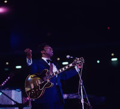 Guitarist Bb King Plays A Gibson Es355 1970S Old Music Photo 5 • $9