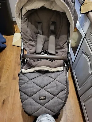 Mamas & Papas Pram Travel System Flip With Car Seat Carrycot And Isofix Base • £600