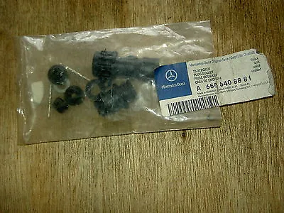 Mercedes Various Commercial Models Plug Socket Parts Kit A 6555408881 • $37.30