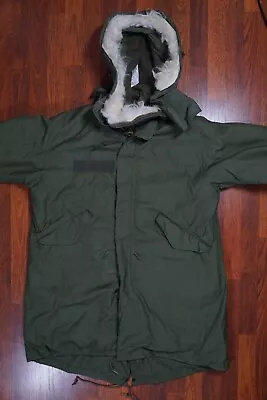 US M65 Military Fishtail Parka MEDIUM Extreme Cold Weather With Hood And Liner • $275