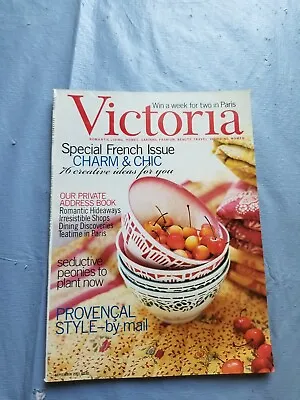 VICTORIA Magazine September 2001 Charm & Chic/Romantic Hideaways • $3.99