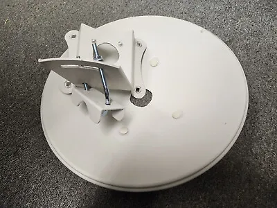 Uniquiti Networks NanoBridge M5 12  Dish With Pole Mount  • $32