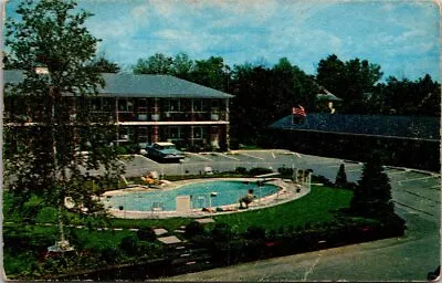 Poughkeepsie New York Binder's Motel Near Vassar College Pool Car '60s Postcard  • $2.97