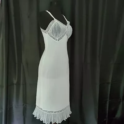 Vintage 1960s Kayser Slip Lingerie Crystal Pleat Bust & Hem Lace Sz 32 • $34