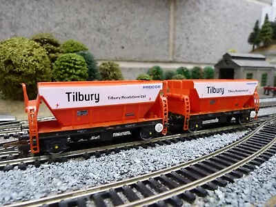 Hornby Tilbury Hopper Wagon (PGA) R019 X 2 For OO Gauge Model Train Set • £8