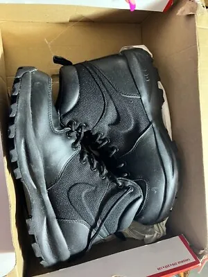 Nike Manoa Mens Boot - Size 8 • $40