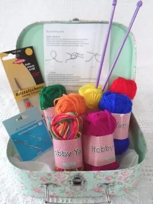 CHILDRENS Knitting Kit BEGINNERS LEARN TO KNIT Wool Needles Patterns CARRY CASE  • £19.95