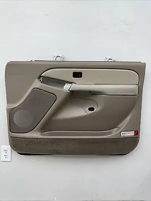 03-07 Chevy Silverado Sierra Tahoe Yukon Passenger Side Door Panel OEM Neutral • $169.99