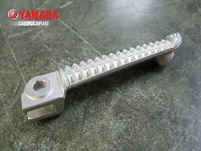 Yamaha Genuine Left Front Foot Peg YZF-R6 R6 2006-2010 Models • $37.95