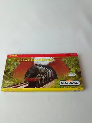 Hornby Skaledale OO Gauge R8512 Pack Of Two Double Brick Tunnel Portals Boxed • £19.99