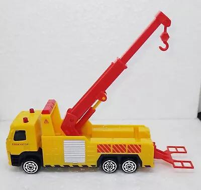 Volvo City Truck. Tow Truck. Diecast Metal Model Scale 1:72 • $9.95