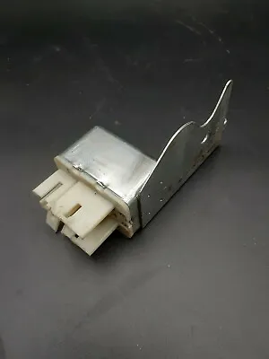 79 80 81 82 83 84 85 Cadillac Buick Olds 6-Way Power Bench Bucket Seat Relay • $80