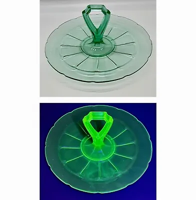 Diamond Glass Victory Pattern Depression Glass Center Handle Server Uranium Glow • $29.99