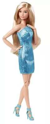 Barbie ~ Collectible ~ IN STOCK READY TO SEND 🌸🩵🌸 LOOKS NO 23 DOLL ~ Blonde • $79