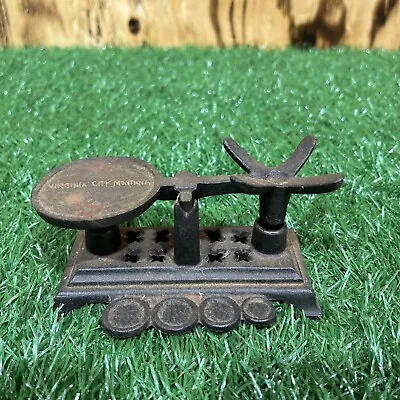 Vintage Miniature Cast Iron Balance Scale.  • $14.99