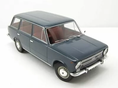 Fiat 124 Familiare 1972 1/18 Triple9 T9-1800220 • $85