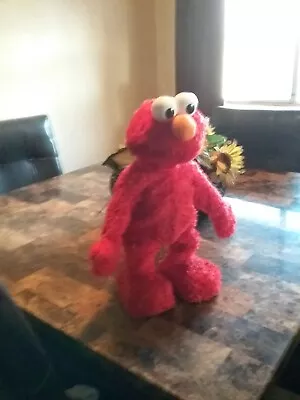 Live Video 2023 Talking Elmo TalksHugsKisses&Dances17 Inches • $27