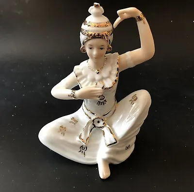 Asian Temple Lady Seated Dancer Figurine White / Gold Ornament - 13cm Tall • £8