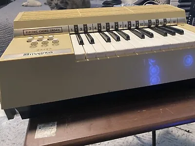 Vintage Magnus Chord Organ • $110