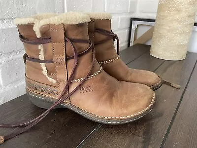 UGG Australia Cove Toast Ankle Brown Women Boots Leather Fur Lined 5136 Sz 7 • $46