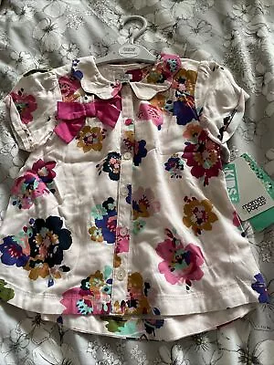 Beautiful Mamas And Papas Girls Floral Blouse Age 5-6 Years • £3.99