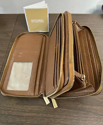 Michael Kors Brown Leather Jet Set Travel Large Double Zip Phone Wallet Clutch • $39.99