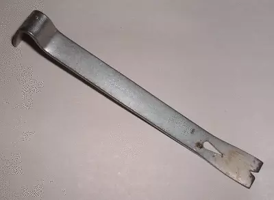 5-1/2  Vaughan Mini Flat Steel Pry Bar Nail Puller • $4