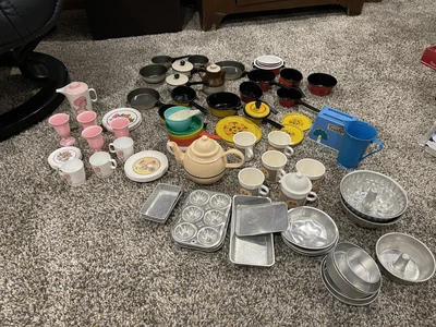$30 • Buy Huge Vintage Lot Metal Aluminum Kids Child Kitchen Play Pot Pans Muffin Tins