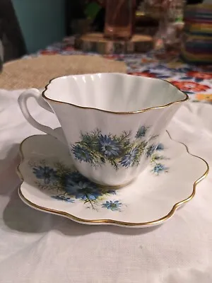 Vtg Royal Dover English Tea Cup And Saucer Blue & White Floral Bone China Gold • $11.52