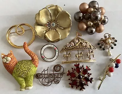 Vintage Lot Of 10 Brooches Jewelry   • $10