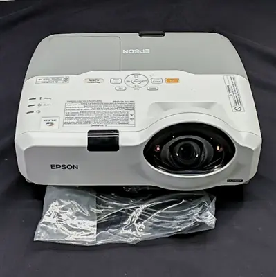 Epson PowerLite Projector 425W WXGA H448A 3LCD Short-Throw +SL457 • $59.99