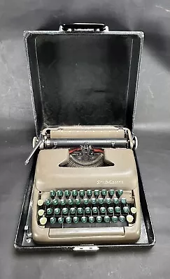 Vintage 1949 Smith-Corona Clipper Manual Portable Typewriter With Case • $149.99